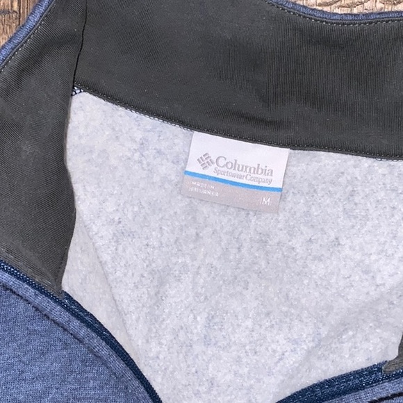 Columbia 1/4 zip sweatshirt. Size M - Picture 2 of 4